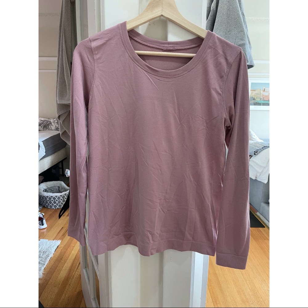 EUC Lululemon Relaxed Swiftly, size 6